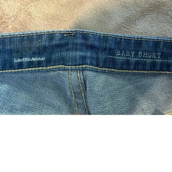 Gray Saks Fifth Avenue Jorts Size 29 Baby Shorts Lace Frayed Hem Jean Denim - Picture 6 of 12